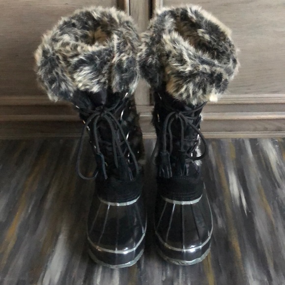 Khombu Winter Boot - Picture 2 of 8